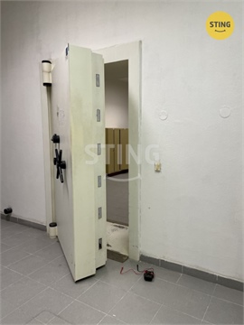 Pronájem skladu / haly, 42 m² - 2