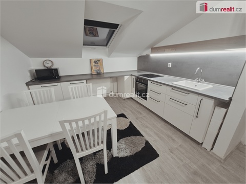 Pronájem bytu 2+1, 65 m² - 0