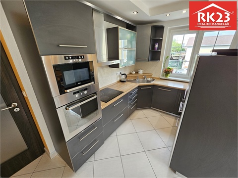 Prodej rodinného domu, 240 m² 2