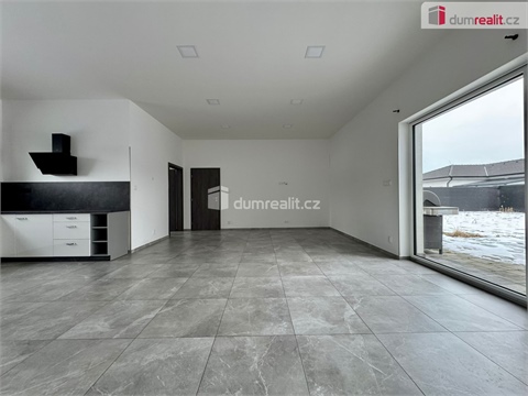 Pronájem rodinného domu, 154 m² 2