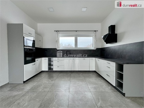 Pronájem rodinného domu, 154 m² - 0