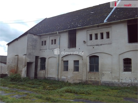 Prodej zemědělského objektu, 833 m² 0