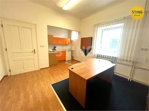 Pronájem kanceláře, 90 m² - 0
