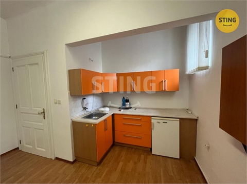 Pronájem kanceláře, 90 m² 2