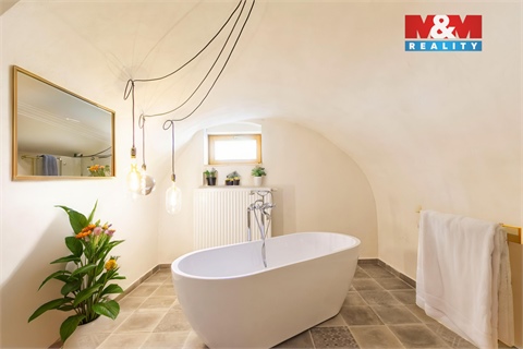 Prodej rodinného domu, 270 m² - 6