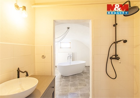 Prodej rodinného domu, 270 m² - 14