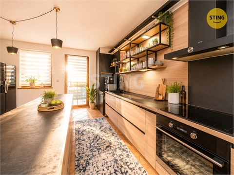 Prodej rodinného domu, 197 m² - 8