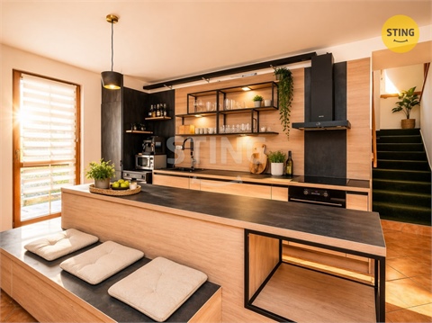 Prodej rodinného domu, 197 m² 10