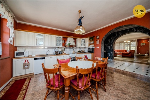 Prodej rodinného domu, 220 m² 12