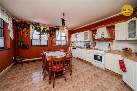 Prodej rodinného domu, 220 m² - 12