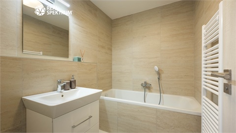 Prodej bytu 4kk, 84 m² - 18