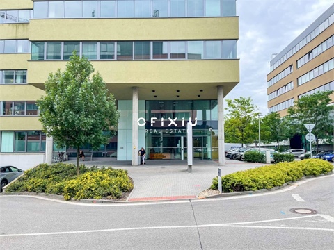 Pronájem kanceláře, 742 m² 0