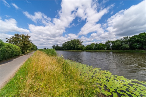 Prodej stavebního pozemku, 1 300 m² 10