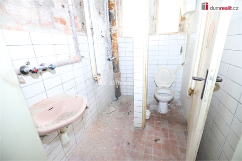 Prodej komerčního objektu, 1 600 m² - 20