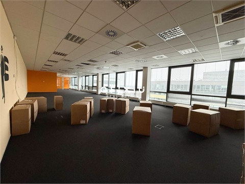 Pronájem kanceláře, 2 575 m² 2