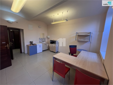 Pronájem obchodních prostor, 146 m² - 2