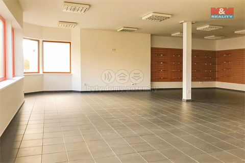 Prodej obchodních prostor, 300 m² 6