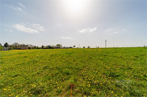 Prodej stavebního pozemku, 1 056 m² 0