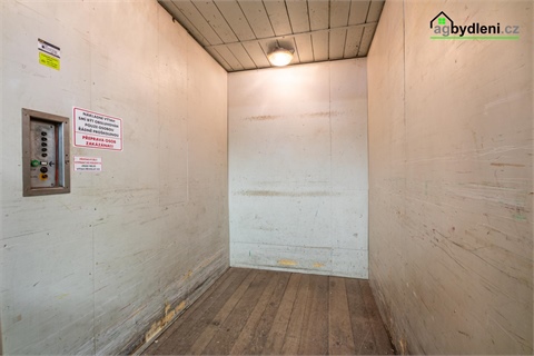 Prodej komerčního objektu, 260 m² 12