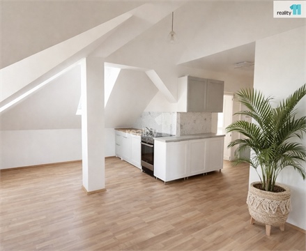 Pronájem bytu 3kk, 78 m² - 0