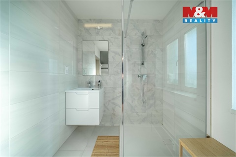 Prodej rodinného domu, 208 m² - 6