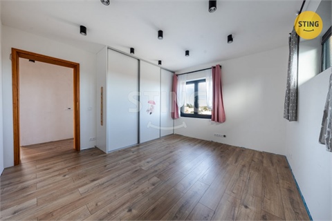 Prodej rodinného domu, 183 m² 8