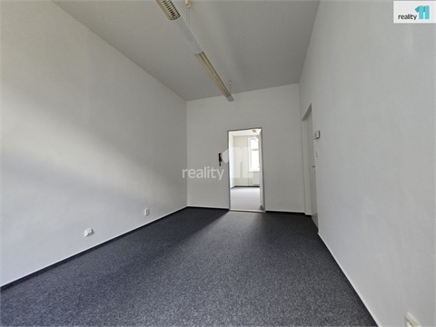Pronájem kanceláře, 75 m² 0