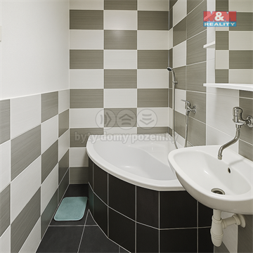 Prodej rodinného domu, 225 m² 6