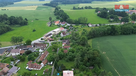 Prodej stavebního pozemku, 1 942 m² 4