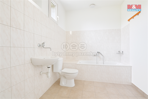 Prodej komerčního objektu, 196 m² 6