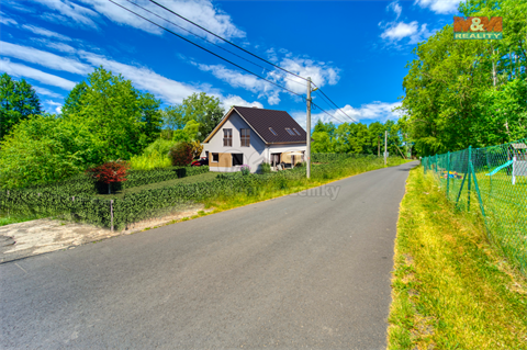 Prodej stavebního pozemku, 1 715 m² 8