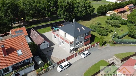 Prodej rodinného domu, 287 m² - 8