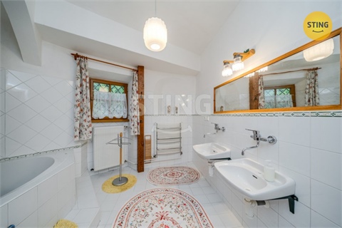 Prodej rodinného domu, 220 m² - 8