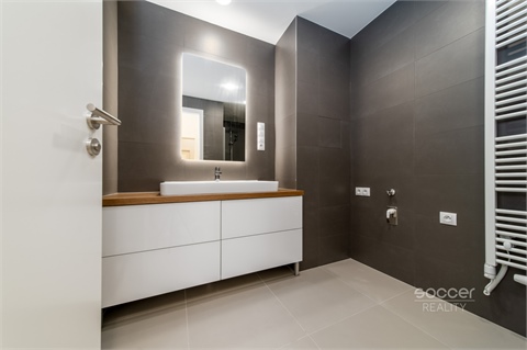 Pronájem bytu 2kk, 63 m² - 18