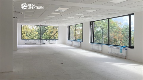 Pronájem kanceláře, 472 m² - 2