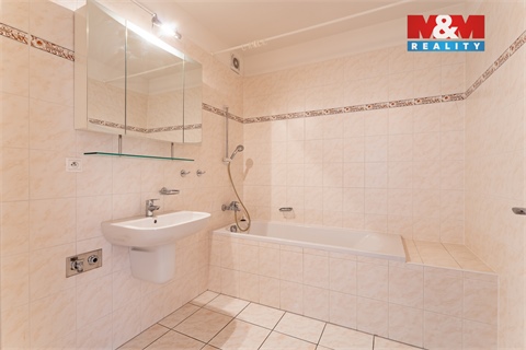 Prodej bytu 4kk, 113 m² - 0