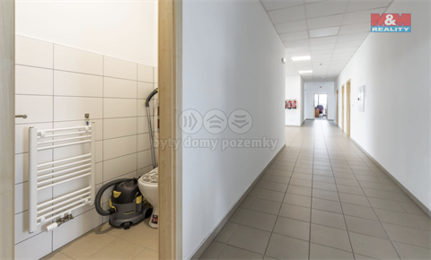 Pronájem kanceláře, 465 m² 16