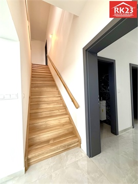 Prodej rodinného domu, 200 m² - 8