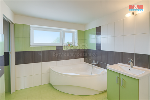 Prodej rodinného domu, 270 m² 22