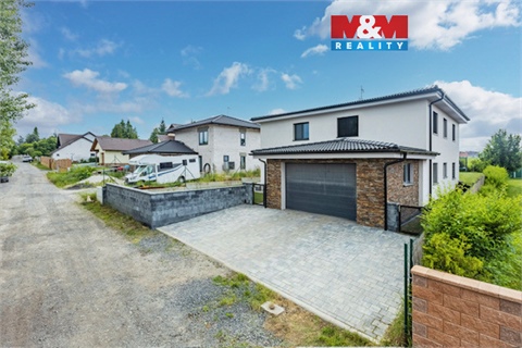 Prodej rodinného domu, 285 m² - 0