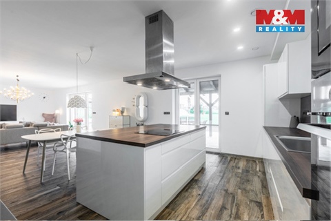 Prodej rodinného domu, 285 m² - 2