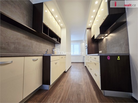 Pronájem bytu 3kk, 77 m² - 0