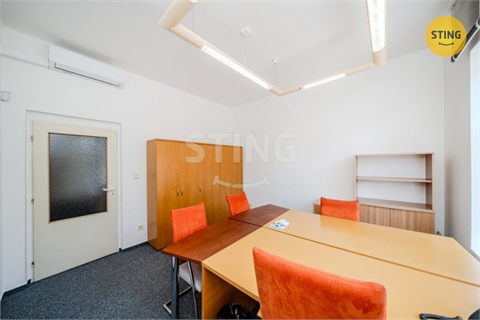 Pronájem kanceláře, 250 m² 26