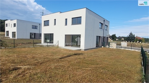 Prodej rodinného domu, 353 m² 0