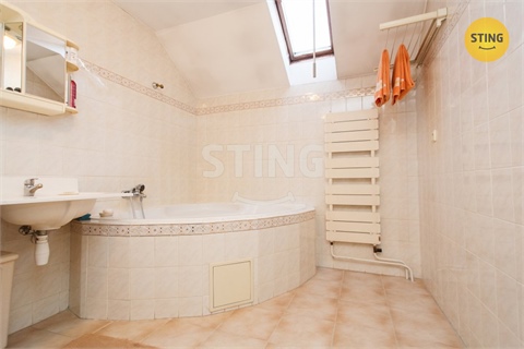 Prodej rodinného domu, 240 m² 10