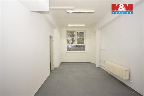 Pronájem obchodních prostor, 122 m² - 0