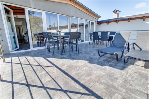 Pronájem bytu 2kk, 84 m² 0