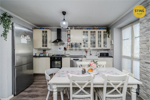 Prodej bytu 4kk, 94 m² - 0