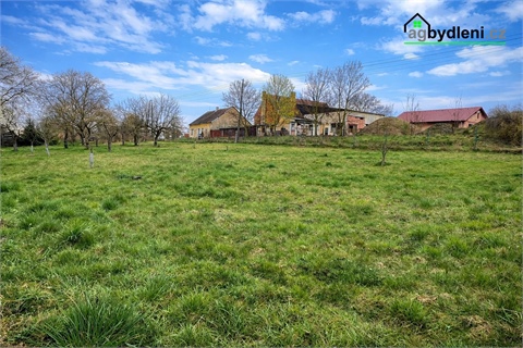 Prodej stavebního pozemku, 1 487 m² 0