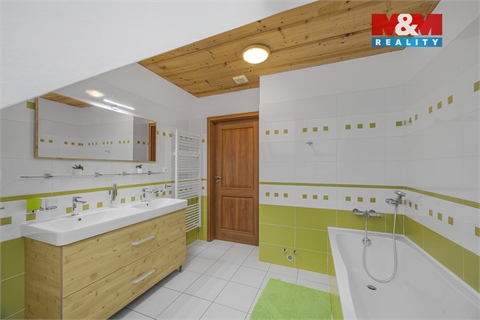 Prodej rodinného domu, 190 m² - 2